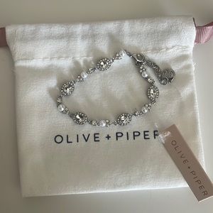 BRAND NEW: Olive + Piper Neveah Pearl Bracelet